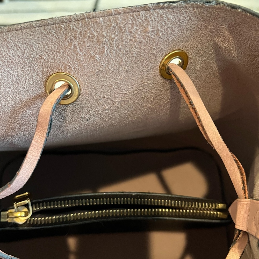 Louis Vuitton Neonoe Shoulder Bag with Monogram Canvas - Picture 12 of 14
